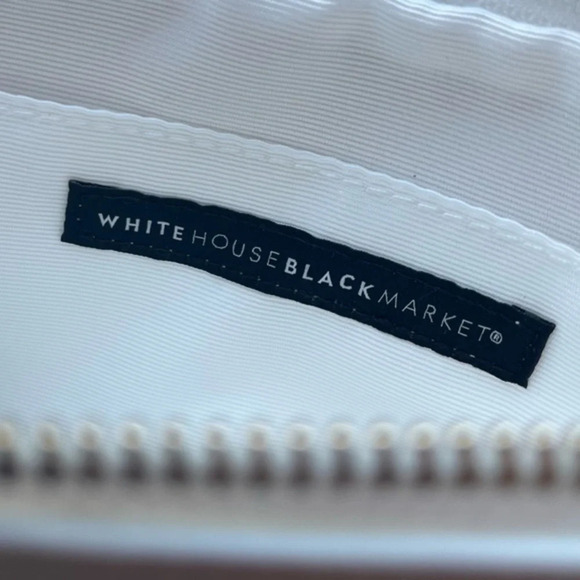 White House Black Market • NWT Hydrangea Pouch Wristlet - Picture 7 of 10